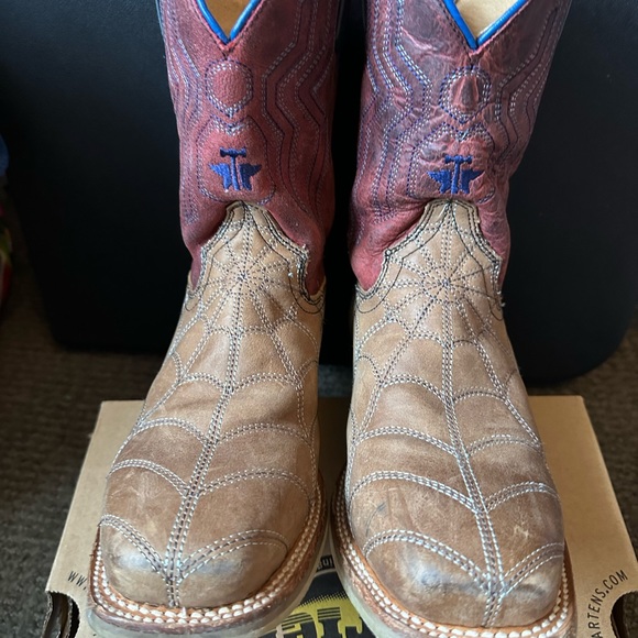 BOYS' SPIDER STITCH BOOTS - Like New - good condition!! - Picture 4 of 7